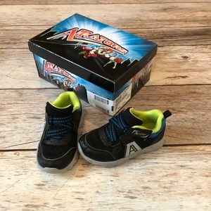 New Toddler Boy Shoes Size 7.5.